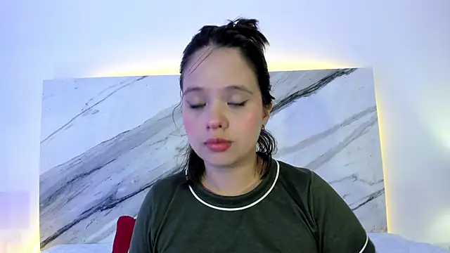 thamiina  online show from 11-15-25, 09:30