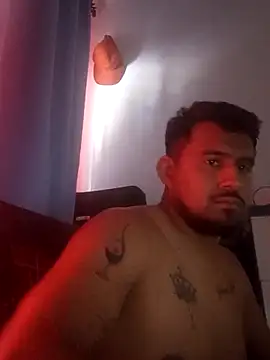 Snapshot of maxiiii125 chatting on 11-19-25, 04:29 maxiiii125 online show from 11-19-25, 04:29