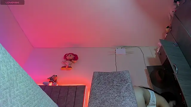 hot Dariana pantyhose online show from 04-04-26, 02:01