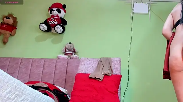 hot Dariana pantyhose online show from 10-26-25, 01:00