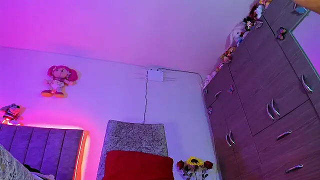 hot Dariana pantyhose online show from 03-16-26, 03:04