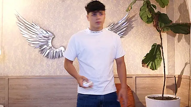 Snapshot of Ethan_occonor chatting on 02-18-26, 11:39 Ethan occonor online show from 02-18-26, 11:39