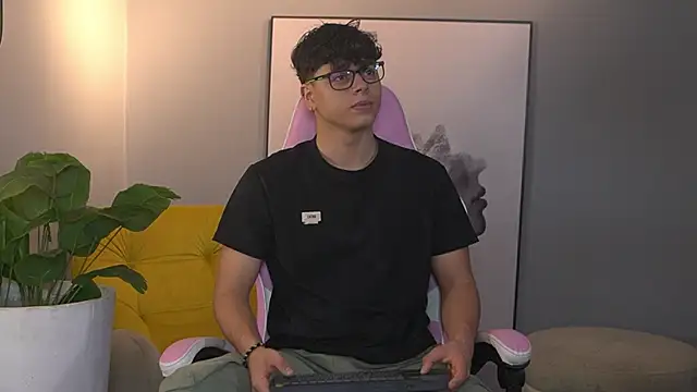 Ethan occonor online show from 11-08-25, 12:31