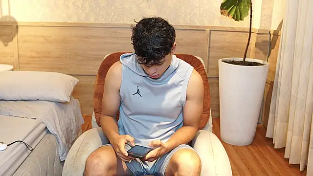 Snapshot of Ethan_occonor chatting on 02-04-26, 11:38 Ethan occonor online show from 02-04-26, 11:38