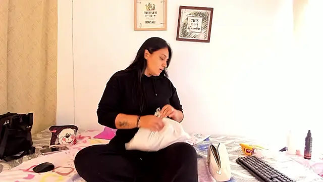 selena jhonson online show from 01-08-26, 02:01