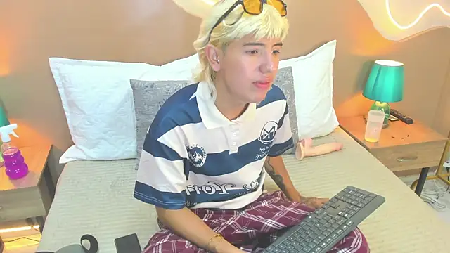 Snapshot of Enrrixxx_ chatting on 01-16-26, 12:14 Enrrixxx online show from 01-16-26, 12:14