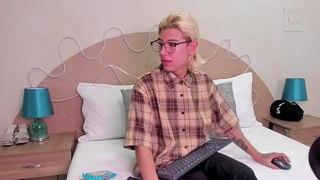 Enrrixxx  online show from 11-03-25, 08:23