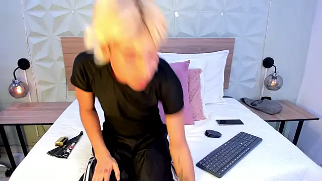 Snapshot of Enrrixxx_ chatting on 02-09-26, 11:25 Enrrixxx online show from 02-09-26, 11:25