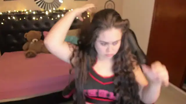 LolaVillalobos online show from 12-03-25, 01:54