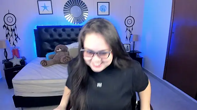 LolaVillalobos online show from 05-08-26, 12:42