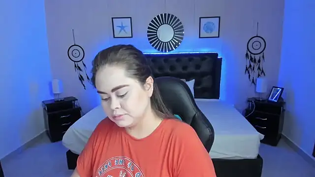 LolaVillalobos online show from 11-15-25, 12:20