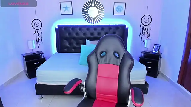 LolaVillalobos online show from 11-08-25, 01:47