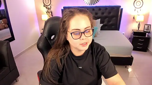 LolaVillalobos online show from 05-06-26, 12:09