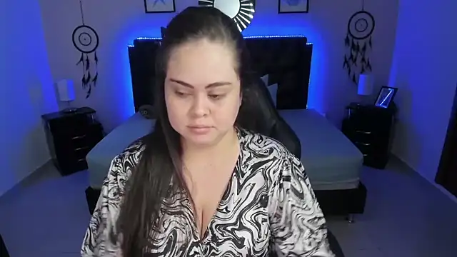 LolaVillalobos online show from 11-17-25, 12:31