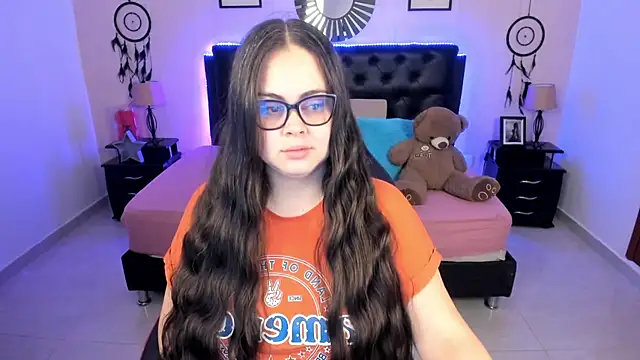LolaVillalobos online show from 04-28-26, 12:20