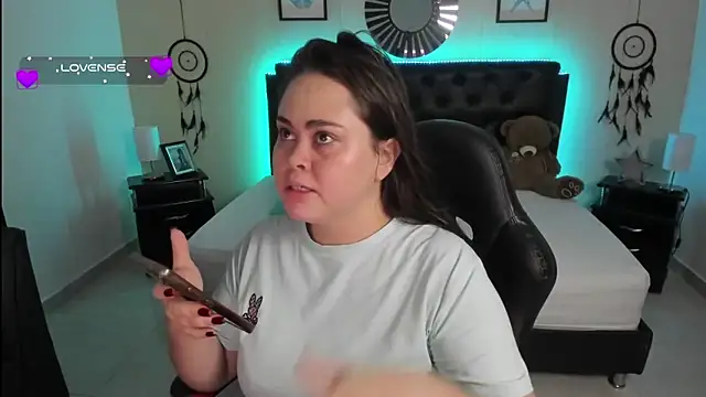 LolaVillalobos online show from 09-19-25, 11:36