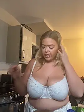 KaylaTrudi online show from 11-04-25, 10:41