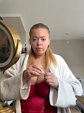 KaylaTrudi online show from 11-18-25, 11:02