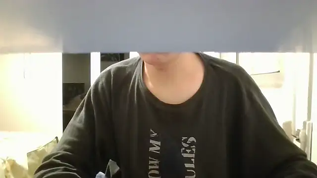 Snapshot of Alexpereezzz chatting on 02-19-26, 12:18 Alexpereezzz online show from 02-19-26, 12:18