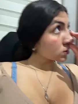 arieel  722 online show from 10-26-25, 03:18