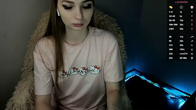 Snapshot of Victoriakittyy chatting on 10-08-25, 11:49 Victoriakittyy online show from 10-08-25, 11:49