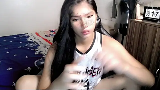 Snapshot of Cutierhyxx chatting on 10-19-25, 10:07 Cutierhyxx online show from 10-19-25, 10:07