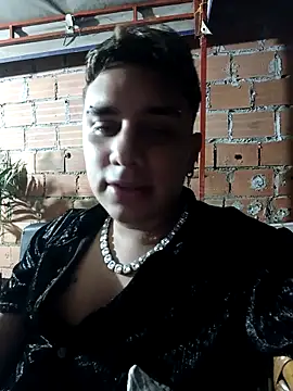 Snapshot of DavilANDkevin2 chatting on 10-23-25, 03:49 DavilANDkevin2 online show from 10-23-25, 03:49