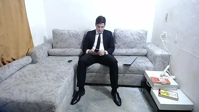 Victor Maitland online show from 03-10-26, 03:54