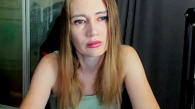 Snapshot of JessFoxxx chatting on 07-11-26, 02:01 JessFoxxx online show from 07-11-26, 02:01