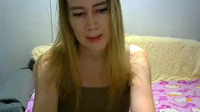 Snapshot of JessFoxxx chatting on 09-29-25, 04:19 JessFoxxx online show from 09-29-25, 04:19