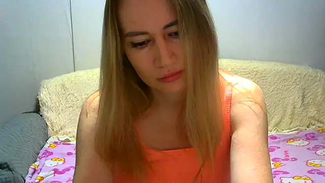 Snapshot of JessFoxxx chatting on 10-03-25, 04:03 JessFoxxx online show from 10-03-25, 04:03