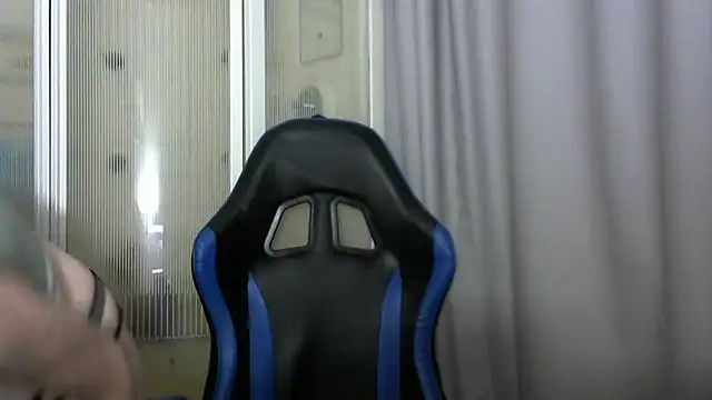 Snapshot of JessFoxxx chatting on 09-10-25, 02:32 JessFoxxx online show from 09-10-25, 02:32