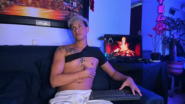 ECSTASYX2 2001 online show from 03-04-26, 05:15