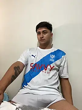 Tavinho067 online show from 10-27-25, 05:14