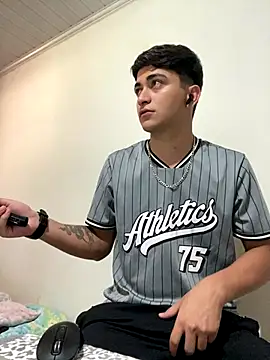 Tavinho067 online show from 11-04-25, 06:01