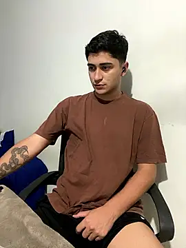 Tavinho067 online show from 01-08-26, 04:18