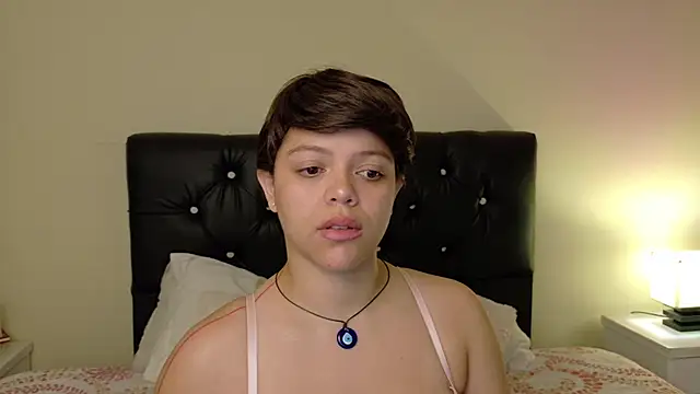 Snapshot of Amanda_sweet chatting on 03-17-25, 12:57 Amanda sweet online show from 03-17-25, 12:57