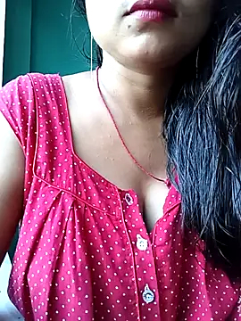 Snapshot of Desi_couple305 chatting on 09-28-25, 01:34 Desi couple305 online show from 09-28-25, 01:34