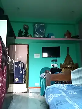 Snapshot of Desi_couple305 chatting on 09-15-25, 01:17 Desi couple305 online show from 09-15-25, 01:17