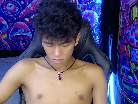 Snapshot of kenbigcockxx chatting on 06-06-26, 06:40 kenbigcockxx online show from 06-06-26, 06:40