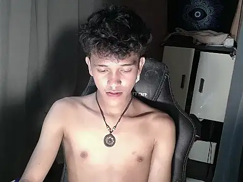 Snapshot of kenbigcockxx chatting on 10-22-25, 06:51 kenbigcockxx online show from 10-22-25, 06:51