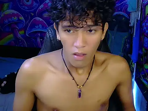 Snapshot of kenbigcockxx chatting on 06-12-26, 01:53 kenbigcockxx online show from 06-12-26, 01:53