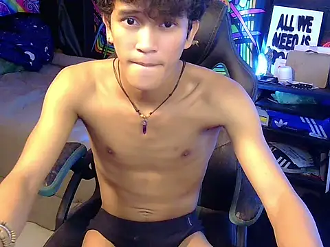 Snapshot of kenbigcockxx chatting on 07-02-26, 03:23 kenbigcockxx online show from 07-02-26, 03:23