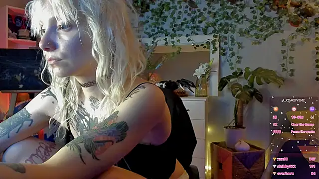 Snapshot of tattoo_art_baby chatting on 06-27-26, 06:25 tattoo art baby online show from 06-27-26, 06:25