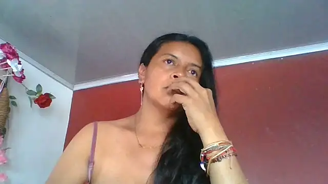 Snapshot of DianaOchoa_ chatting on 06-10-26, 07:37 DianaOchoa online show from 06-10-26, 07:37