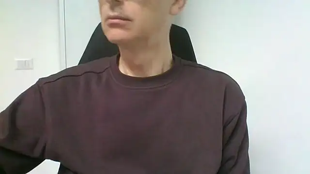 Snapshot of Sensor2000 chatting on 02-23-26, 08:04 Sensor2000 online show from 02-23-26, 08:04