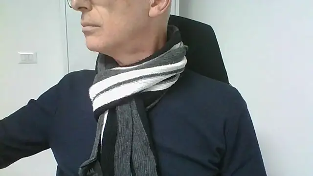 Snapshot of Sensor2000 chatting on 01-16-26, 02:10 Sensor2000 online show from 01-16-26, 02:10