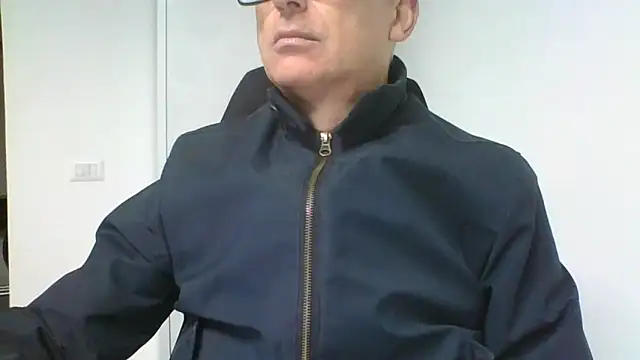 Snapshot of Sensor2000 chatting on 03-11-26, 07:24 Sensor2000 online show from 03-11-26, 07:24