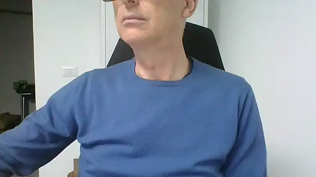 Snapshot of Sensor2000 chatting on 03-13-26, 02:55 Sensor2000 online show from 03-13-26, 02:55