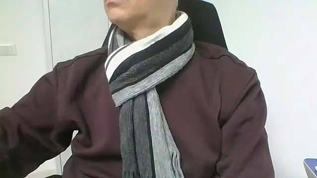 Snapshot of Sensor2000 chatting on 02-12-26, 08:14 Sensor2000 online show from 02-12-26, 08:14